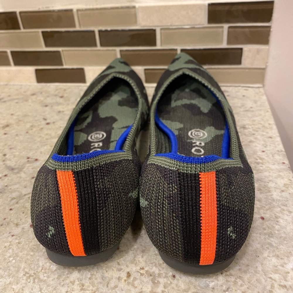 Rothy’s Olive Camo Point - Picture 4 of 6